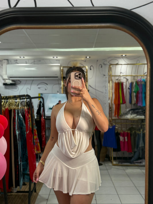 White set tiene pantalon