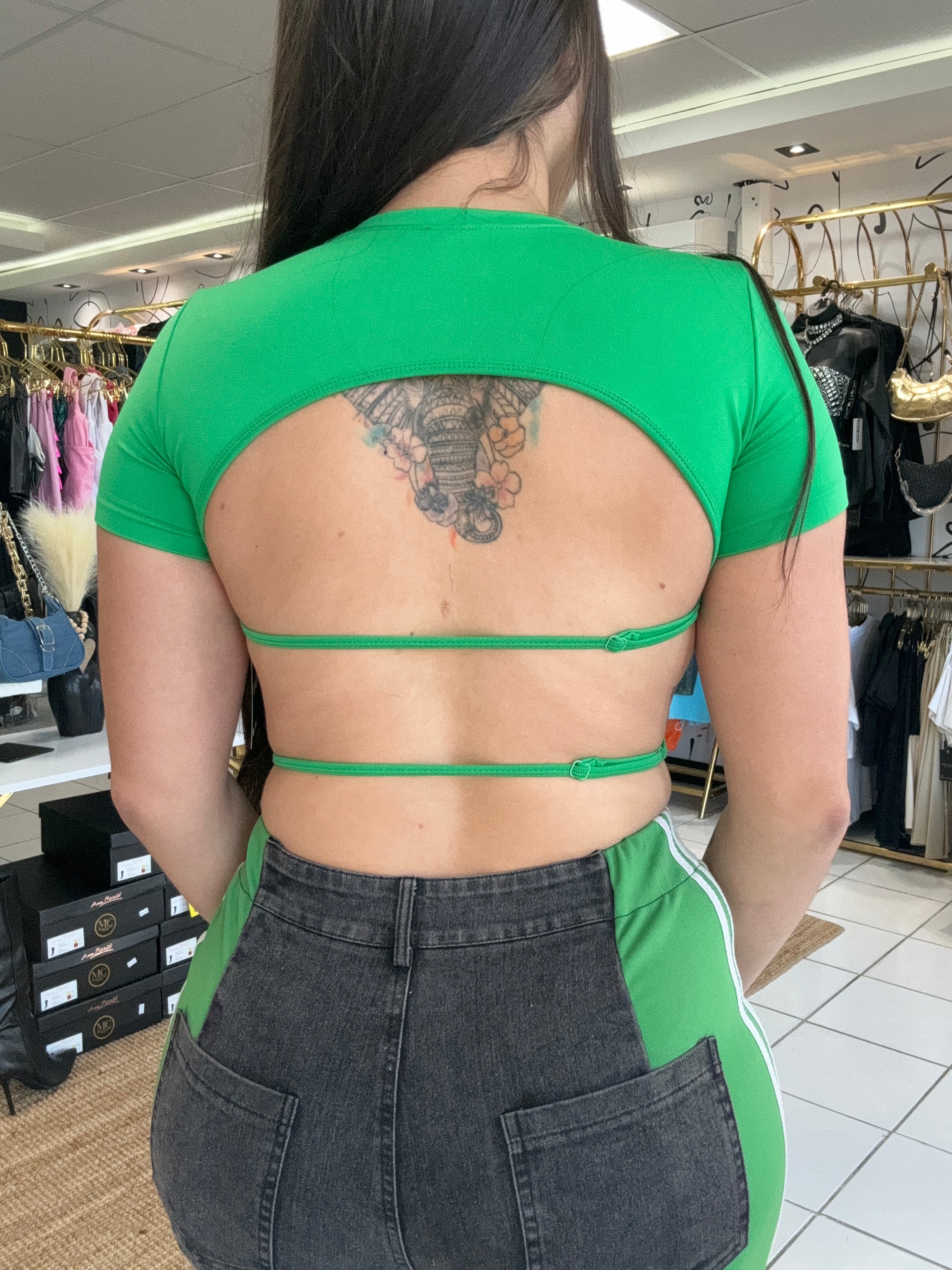 Top básico verde