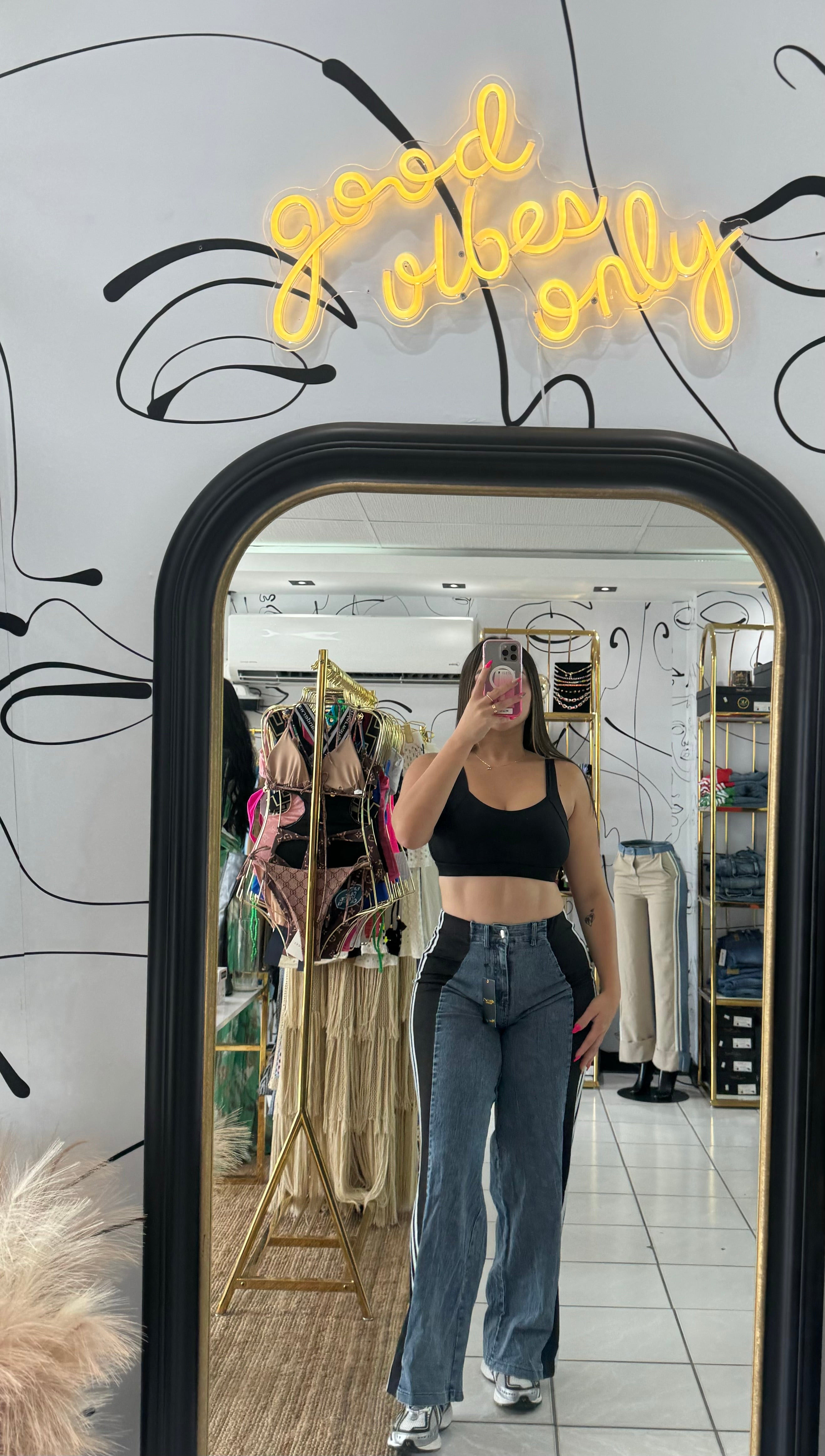 Essential top negro