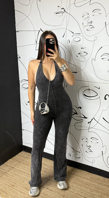Jumpsuit espalda abierta tiene scruch