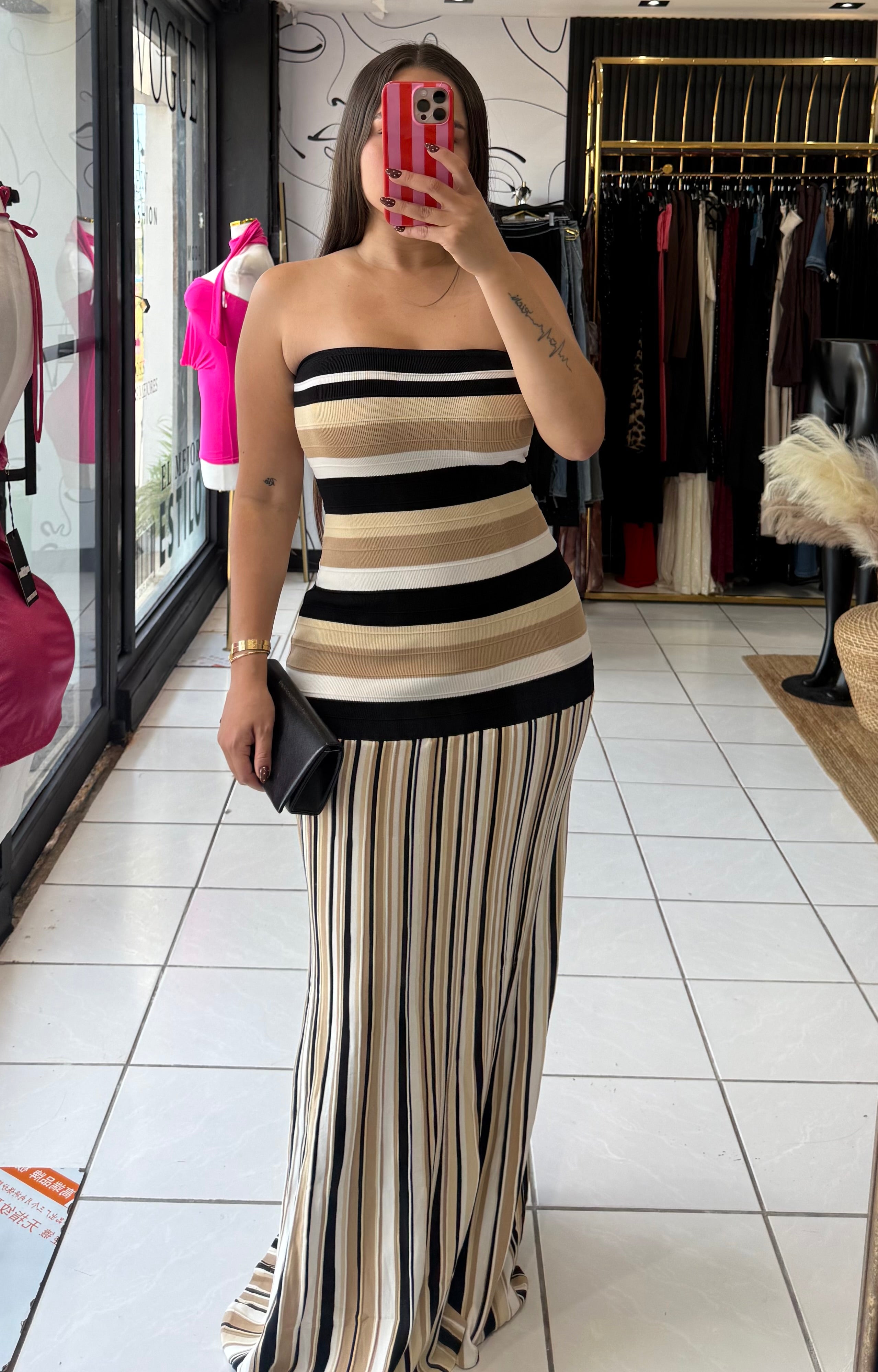 Essential dress