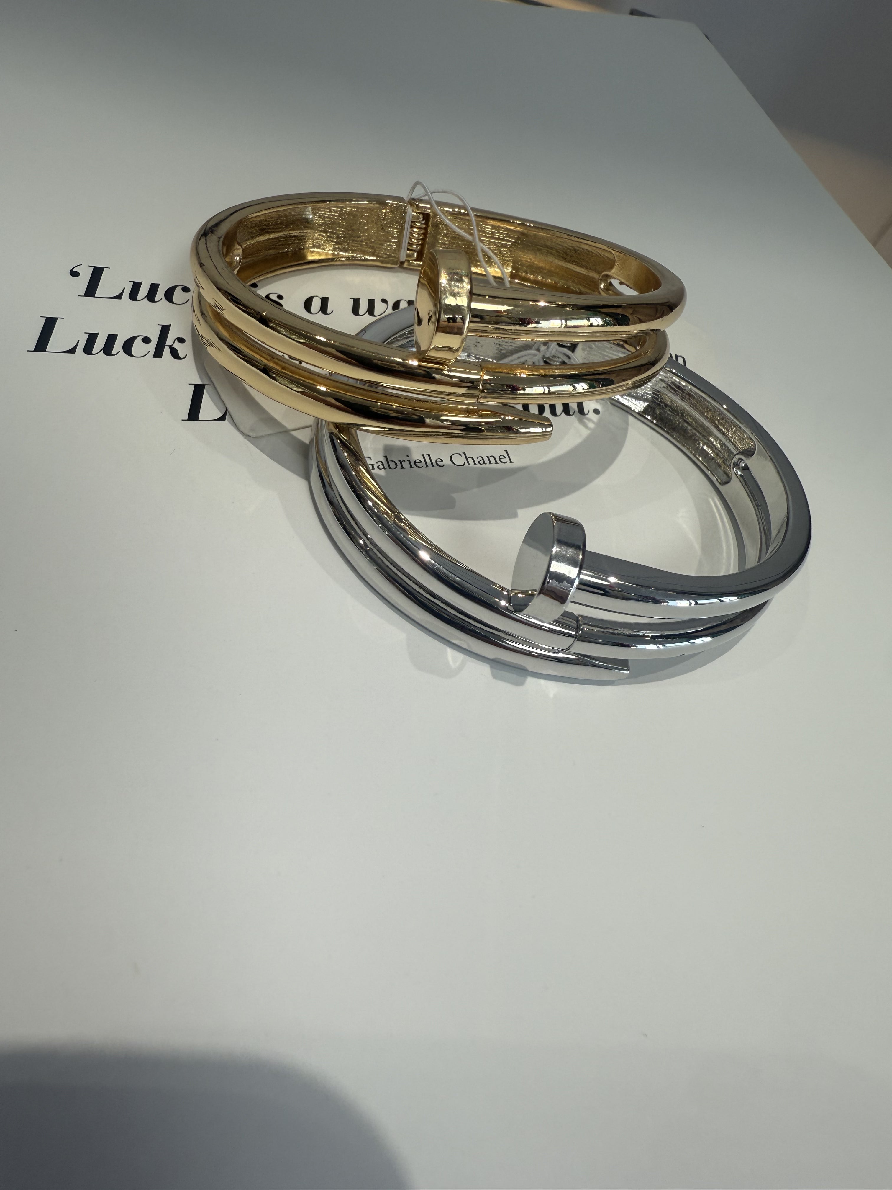 Bracelett