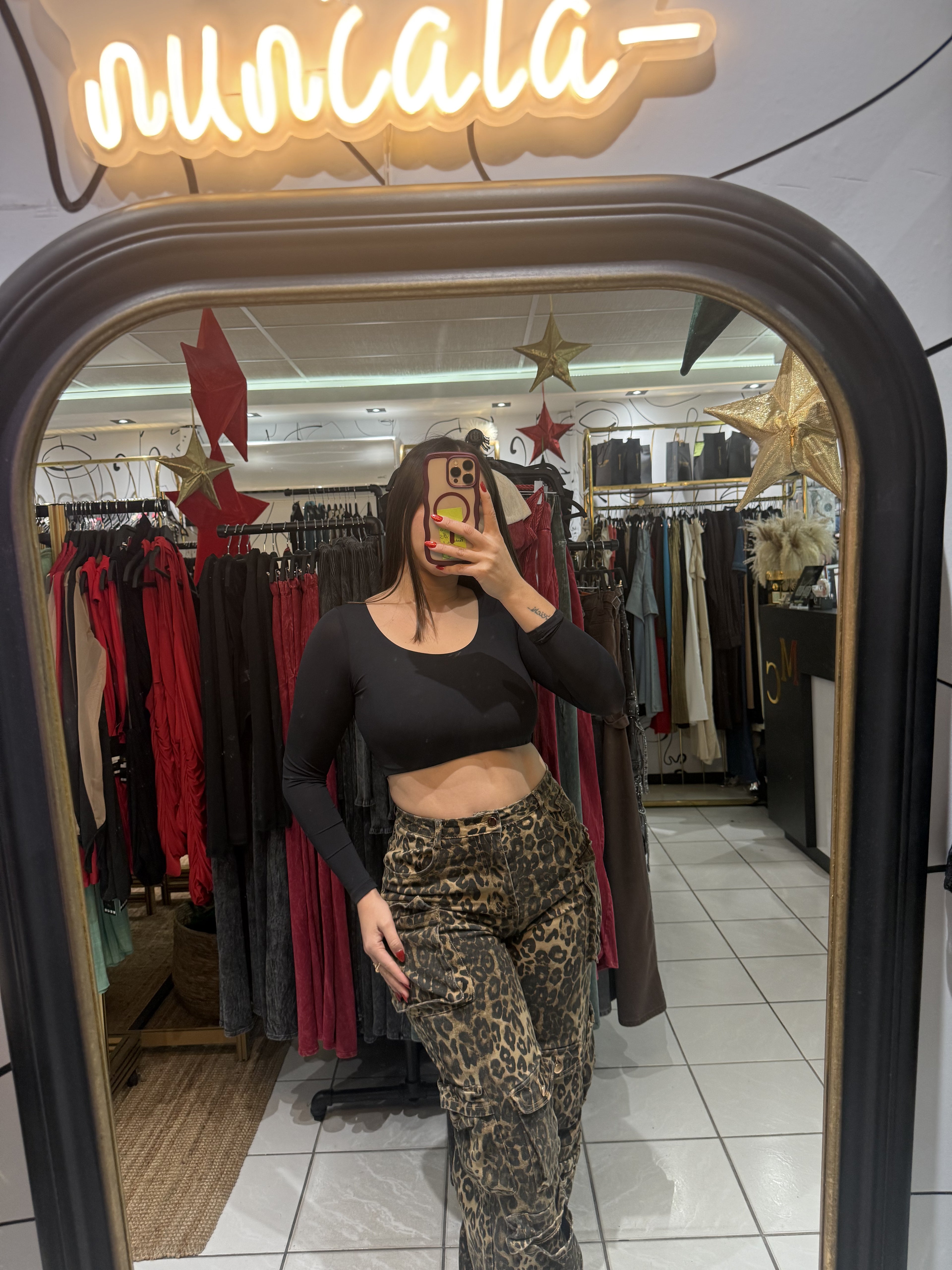 Crop top manga larga