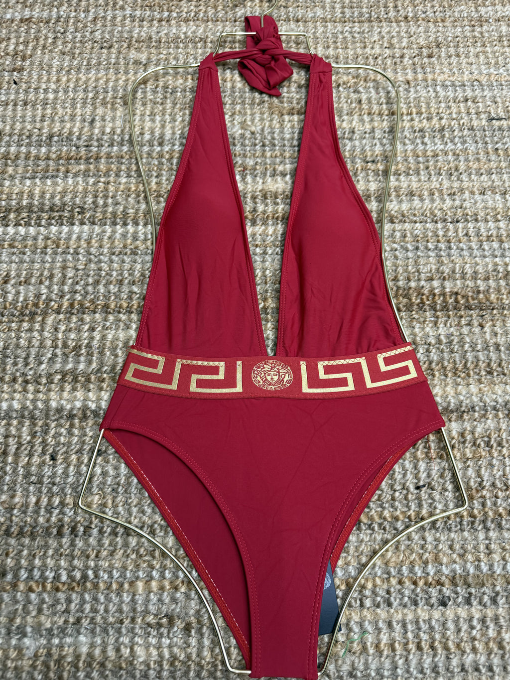 Versa rojo tiene copas